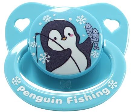 CutiePlusU Adult Schnuller mit großem Schild & Silikon-Sauger – BPA-frei, mit süßen Motiven für Stressabbau und Entspannung - Penguin Fishing
