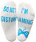 Lustige Socken mit der Aufschrift Do Not Disturb I'm Gaming, tolles Geschenk für Gamer, die alles haben.