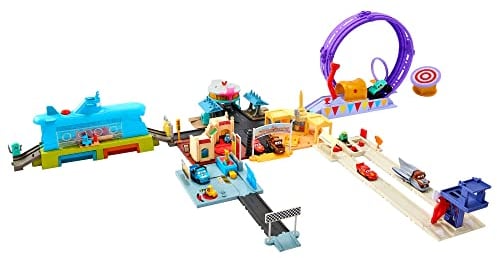 Disney Pixar Cars HGV73 - On The Road Showtime Looping Spielzeugset mit Ivy Monster Truck, Raketenwerfer und beweglichem Ziel, Spielzeug Geschenk für Kinder ab 4 Jahren