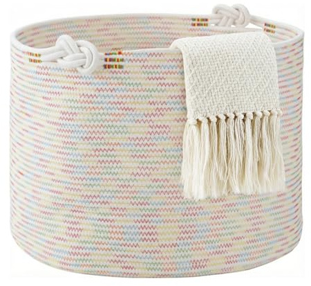 COSYLAND Aufbewahrungskorb Groß für Wohnzimmer, geflochtener Wäschekorb aus Baumwollseil, Wollkorb/Spielzeugkorb, Deckenkorb Wohnzimmer/Korb für Decken, 56×36 cm, Candy-Farben