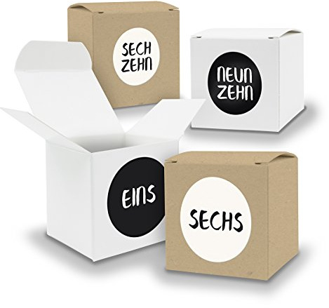 DIY itenga Adventskalender Set V06 zum Selberbefüllen 24x Würfel 6,5cm gemischt WEISS und BRAUN + ZahlenSticker (Motiv Z23 Zahlen geschrieben/Schwarz Weiß)
