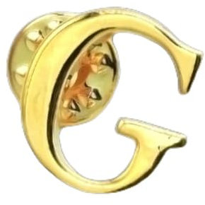 Broche plaquée or QQLADY avec lettres dorées de Style classique, épingle à revers pour hommes et femmes, unisexe, bijoux
