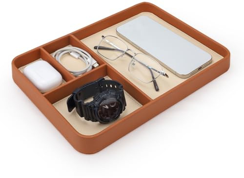 Realand valet mesa de bandeja organizador para hombres, 4 ranuras premium PU cuero captura todo Nightstand Trinket bandeja junto a la cama Caddy para llave, reloj, teléfono, joyería, EDC, marrón