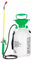 Acan Tradineur - Botella Pulverizador a presión con Correa Ajustable - Capacidad de 5 litros - Botella graduada y Lanza con Boquilla Ajustable - 43 x 18 x 18 cm - Modelo Aleatorio