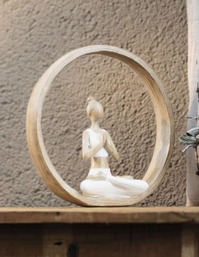 Dekoleidenschaft Dekoring Meditation aus Polyresin in Natur & weiß, Dekofigur, Kranz mit Figur, stehend, Skulptur