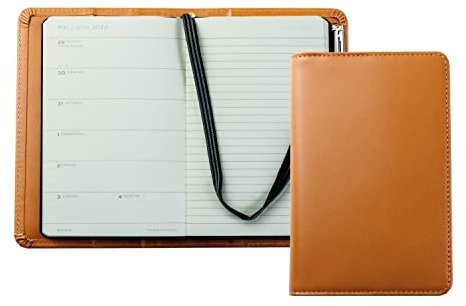 DELMON VARONE - Personalisierbarer Taschenkalender 2026 Boxcalf Leder braun - Organizer Wochenplaner (1 Woche 1 Seite) - Buch-Kalender Hardcover - Notizbuch Kalenderbuch mit Stiftschlaufe klein