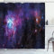 ABAKUHAUS Galaxie Duschvorhang, Mutter-Baby-Nebel-Ansicht, Stoffliches Gewebe Badezimmerdekorationsset mit Haken, 175 x 240 cm, Schwarz Violett Blau