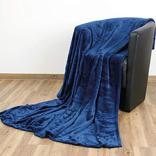 Bestlivings Kuscheldecke Celina 80x120 cm – Flauschige Wohndecke in Blau | 220g/m² Mikrofaser, beidseitig gleich weich & flauschig – wärmend und leicht, ideal für Sofa, Couch, Kinder und unterwegs