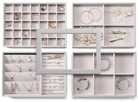 Vlando Stapelbare Schmucktabletts Glasdeckel, Schmuckkästchen Groß mit 4 Ebenen, Schmuck Organizer Schubladen aus Weiche Samt, Leder Aufbewahrungsbox Schmuckkasten für Ring Ohrring Halskette