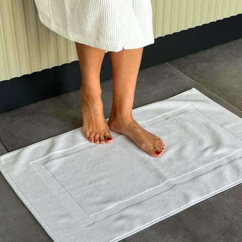 LERUUM White Bath Mat 50x80 Soft Washable 100% Cotton Foot Bath Tub Rugs Towel Indoor High Absorbent Bathroom Mat (50x80 Mat White)