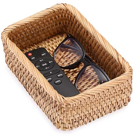 IGNPION Rattan Keys Caddy Tray, Woven Hallways Key Holder Dish 20x13x6.5cm | Coffee Table Decorative Wicker Basket, Catchall Organiser Tray for Wallet, Phone, Watch, Remote Control