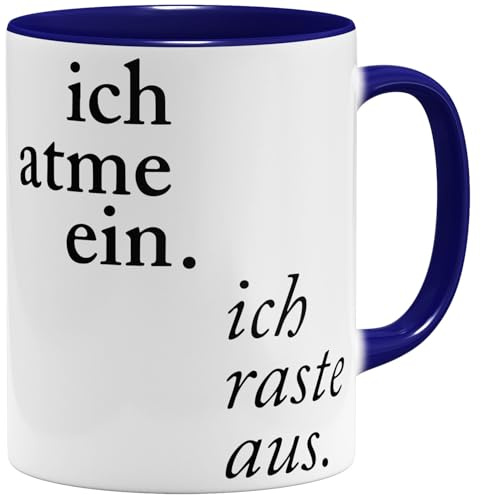 OM3® Lustige Tasse mit Spruch - Ich atme ein -> ich raste aus - Keramik Becher - 11oz 325ml - Beidseitig Bedruckt - Dunkelblau