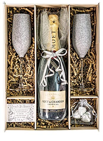 Sparkling Silver Moët & Chandon 75cl Gift Set Hamper With 2 Matching Sparkling Champagne Flutes Fully Gift Boxed