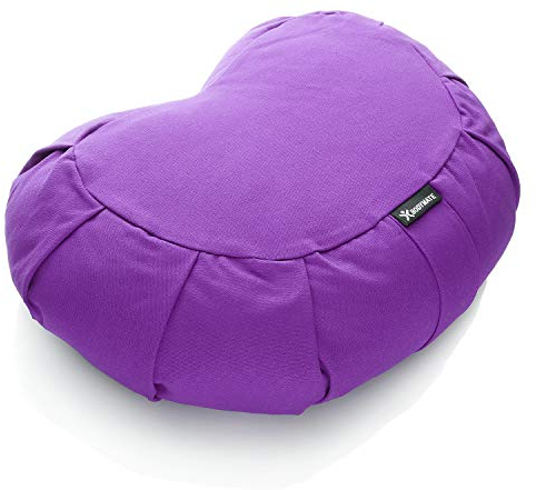 BODYMATE Halbmond Yogakissen 42cm lang 30cm breit und 15cm hoch Lila mit Buchweizen-Spelz Füllung – Maschinenwaschbarer Bezug aus 100% extra Dicker Baumwolle – Meditationskissen – Sitzkissen