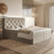 MOTIVENA Margo Chesterfield Boxspringbett 180x200 mit Bettkasten und Topper, Polsterbett 180x200 mit Bettkasten, Bonell-Matratze (H4), T28 Schaumstoff Topper (H3), mit Strass, Samt, Beige