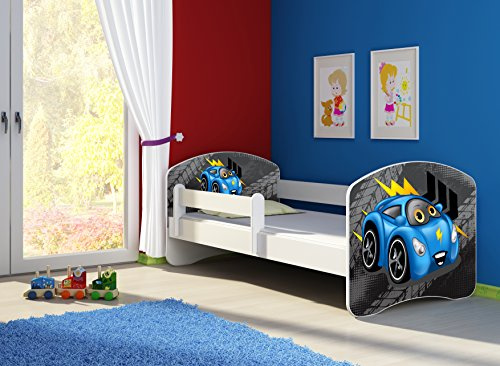 CLAMARO 'Fantasia Weiß' 180 x 80 Kinderbett Set inkl. Matratze und Lattenrost, mit verstellbarem Rausfallschutz und Kantenschutzleisten, Design: 04 Rennwagen Blau