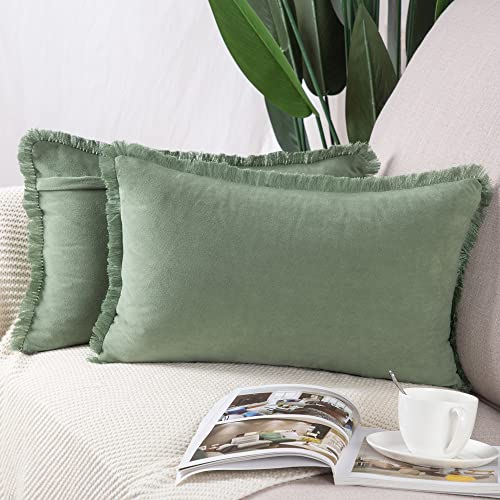 Madizz 2er Set Kissenbezügen aus Wildleder mit Fransenquasten Weiche dekorative Kissenbezüge für Sofa Schlafzimmer Kissenhülle Hellgrün 30x50 cm Rechteckig