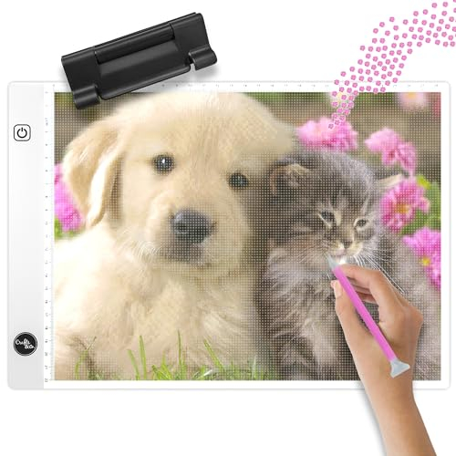 Crafts & Co® Leuchttisch A4 | Dimmbarer Leuchtplatte DIN A4 | LED Light Pad A4 mit Einstellbare Helligkeit und USB | Diamond Painting, Zeichnen, Tattoo | Lightpad für Kinder & Erwachsene | Weiß