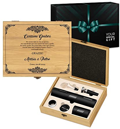 Maverton Stappa Bottiglie Elettrico - Set Accessori Vino + Cavatappi Birra - da 6 Pezzi - Personalizzato a Stampa - Scatola in Legno di bambù - 27x22x7 cm - per Le Coppie - Ringraziamento