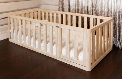 Mandrele - Montessori Bett, Bodenbett mit Türen, Rausfallschutz, Kinderbett aus Kiefernholz für Jungen und Mädchen, Laufstall, Laufgitter, 90x200 cm, Natur