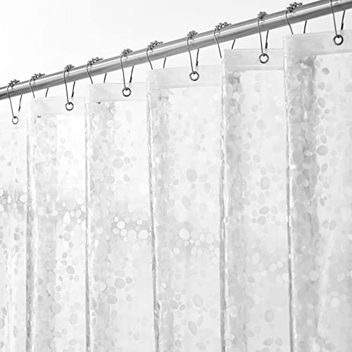 mDesign Duschvorhang – Badaccessoire im Kieselstein Design – pflegeleichter Badewannenvorhang mit verstärkten Löchern – durchsichtig