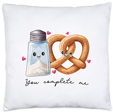 Hey!Print You Complete Me Kissen inkl Füllung Butter Bretzel Salz Lauge Valentinstag Freundin Freund Süß Geschenkidee Paar Liebe