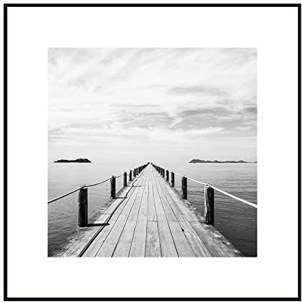 STYLER Gerahmtes Bild Lake Path 50 x 50 cm | Artbox | Wandbild mit schwarzem Rahmen | See Steg Natur Landschaft quadratisch groß XXL | Schwarzweiß Schwarz Weiß | Wohnzimmer Schlafzimmer Küche