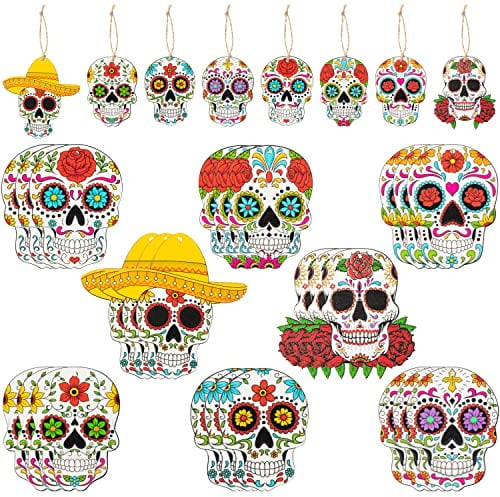 Haooryx Halloween Tag der Toten Geist Holz hängende Ornamente – 25 Stück Zuckerschädel Holz Anhänger Dekoration Mexikanische Fiesta Dia de Los Muertos Totenkopf Skelett Anhänger für Baum Halloween