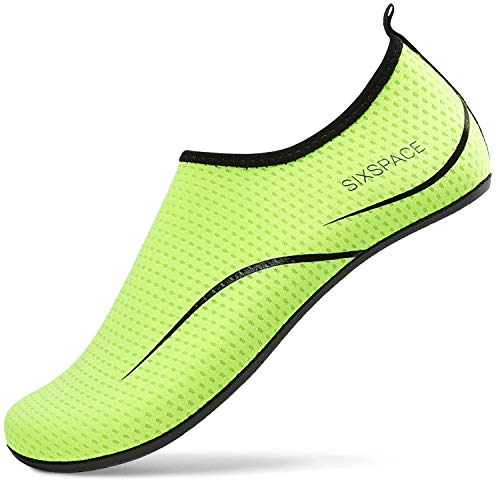 LATATL Badeschuhe Aquaschuhe Schnell Trocknend Strandschuhe Breathable Wasserschuhe Surfschuhe für Männer für Strand Tauchen Meer(Grün,44 EU)