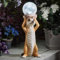 Garden Mile Meerkat Garden Ornament - Solar Powered outdoor LED Crackle Ball Globe, Garden Statue Decor with multicoloured Lights for Gardening Present, Birthday Gift, Mothersday Gift