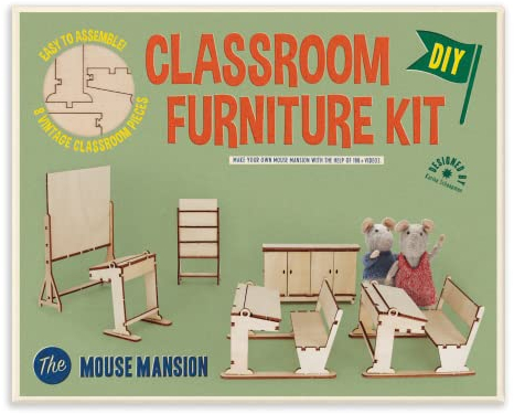 Sam & Julia - Bausatz Klassenzimmer – Puppen-Möbel 1/12 für Puppenhaus oder Puppenschule zum selber basteln – Bastel-Set mit: Mini-Tafel, ABC-Tafel, Pult, Schrank, 2X Schreibtisch mit Bank