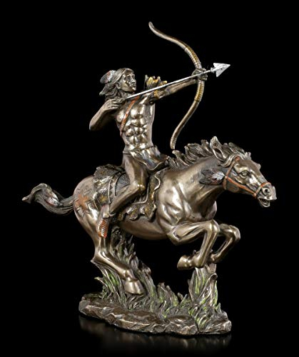 Indianer Figur - Krieger auf Pferd mit Pfeil und Bogen | Dekofigur, Skulptur, Statue, Bronzeoptik, B 25 cm