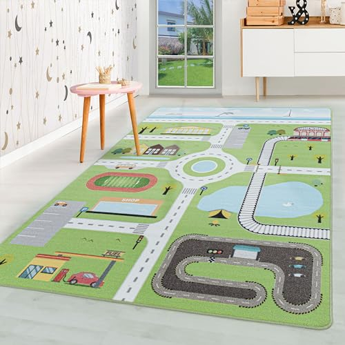 HomebyHome Kurzflor Kinderteppich für Jungen und Mädchen 160 x 230 cm Grün Strassen Design - Waschbarer Teppich Extra Weich und Antiallergen - Teppich für Kinderzimmer, Babyzimmer und Spielzimmer