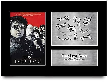 HWC Trading A4 The Lost Boys Kiefer Sutherland Geschenke Geducktes Signiertes Autogramm Foto für Fans von Film Memorabilien - A4