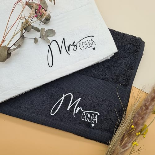 Personalisiertes Handtücher Set Mr & Mrs | Duschhandtuch, Handtuch | Geschenk zur Hochzeit | Geschenkset zur Hochzeit | Hochzeitsgeschenk personalisiert | Handveredelt von ManufakturZauber
