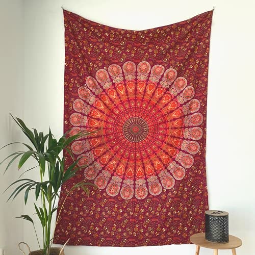 MOMOMUS Wandteppich Mandala - Mehrzweck, Bunt, 100% Baumwolle - Ideal als Wandteppich Aesthetic, Wandtuch Boho, Indischer Wandbehang aus Stoff oder Wall Tapestry - Rot, 135x210 cm