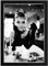 The Beautiful Audrey Hepburn – Klassische Pose – B & W A5 gerahmter Kunstdruck