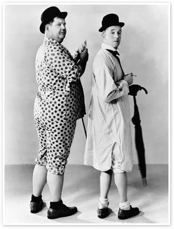 Laurel & Hardy im Pyjama, Poster, 30 x 40 cm, Schwarz und Weiß, Wandkunst, Wanddekoration