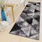 TAPISO Luxury Teppich Läufer Flur Meterware Korridor Küche Flur Kurzflor Modern Geometrisch Dreiecke Design Schwarz Grau Creme ÖKOTEX 100 x 500 cm