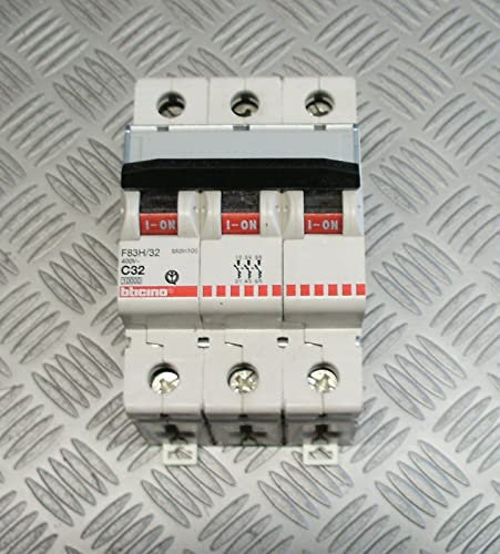 Interruttore magnetotermico 3P 32A 10KA BTICINO F83H/32