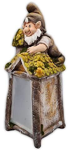 Wichtelstube-Kollektion XXL 49cm Wichtelfigur auf Einer Laterne mit solarbetriebener Effektbeleuchtung Gartenzwerg solar solarfigur für außen Garten Deko Figur