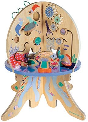 Manhattan Toy Deep Sea Adventure Aktivitätszentrum für hölzerne Kleinkinder mit klappernden Muscheln, sich drehenden Zahnrädern, Segelflugzeugen und Perlenläufen