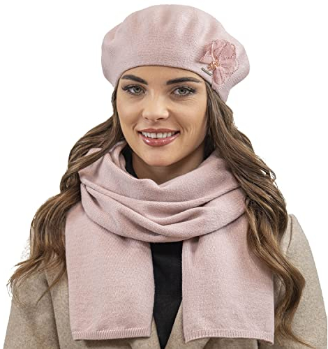 VIVISENCE Elegantes Damen Winter Set Aus Baskenmütze Mit Blumenapplikation Und Langer Schal Aus Warmem Garn Perfekte Für Kalte Wintertage Ideal Für Elegante Und Sportliche Outfits, Rosa,Einheitsgröße