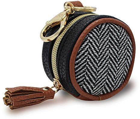 Itzy Ritzy Schnulleretui – Veganes Lederetui für 2 Schnuller mit Clip – Schnullerbox für unterwegs, ideal für Wickeltaschen & Kinderwagen – Schnullerhalter Schlüsselanhänger – Kaffee & Sahne