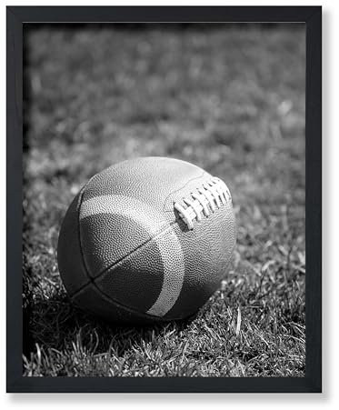 Poster Master Sportposter – Fußballdruck – American Football Kunst – Fotografie-Kunst – Schwarz-Weiß-Kunst – Sportler-Kunst – Ballkunst – Minimale Kunst – Wanddekoration für Fitnessstudio oder Büro –