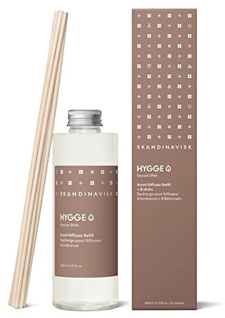 Skandinavisk HYGGE 'Cosiness' Scent Diffuser Refill with 8 Reeds. Fragrance Notes: Black Tea and Mint, Apple and Cinnamon. 200 ml