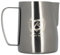 Barista Space Jarra de leche plateada pulida, ideal para latte art con boquilla precisa, ligera y manejable, recomendada por campeones del mundo, color negro plateado, 600 ml