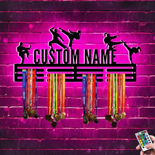 TATLETATLE Porta medaglie personalizzato per taekwondo, gancio per medaglie con nome Taekwondo, gancio per medaglie in metallo sportivo, supporto per nastro per medaglie, regalo di premi per ragazzi,