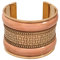 Touchstone NEU Indian Bollywood Wünsche stilvolle Hand geätzt Blumenmuster Handgelenk Enhancer 1,50 Zoll Freie Designer Schmuck Manschette Armband in Gold Kupfertönen für Frauen.