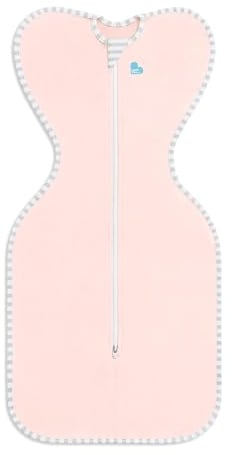Love To Dream Pucksack Lite, Baby Erstausstattung Neugeboren (2,2-3,8kg), ideal für warme Temperaturen 24-27°C, Arme hoch Position, zweiweg-Reißverschluss für einfaches Windelwechseln, Schlafsack Rosa